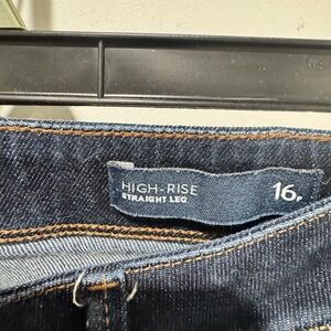 Women’s J. Jill straight leg jeans. Size 16P. Excellent condition.